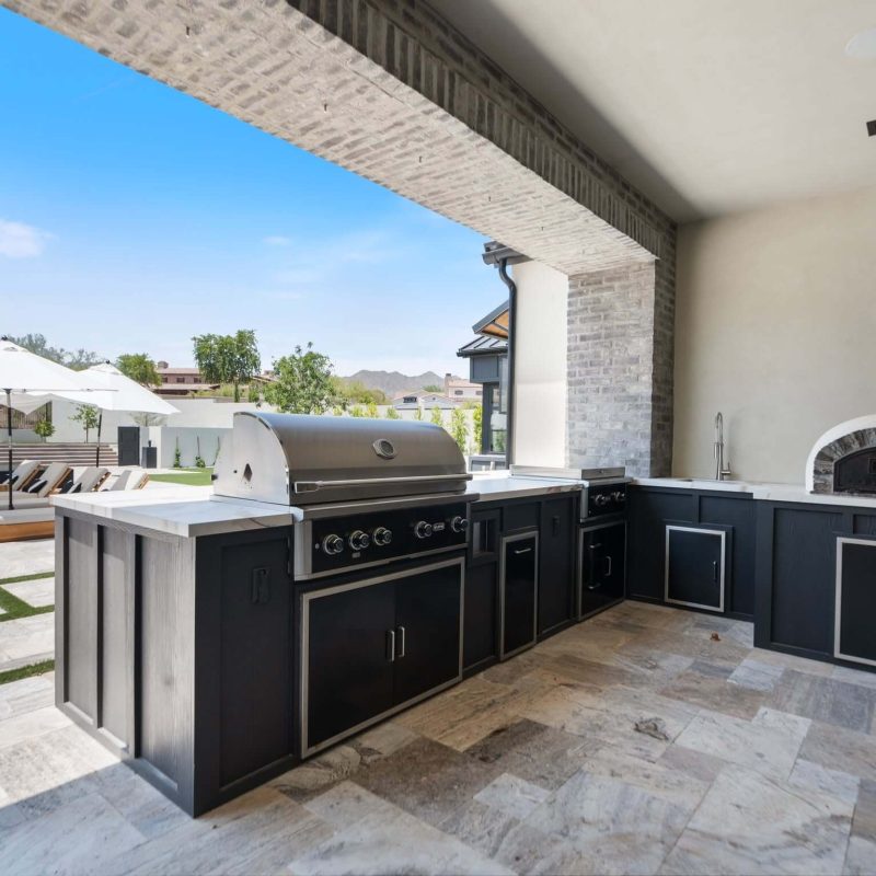 Stunning Fire & Water Features for Luxury Outdoor Living (10)